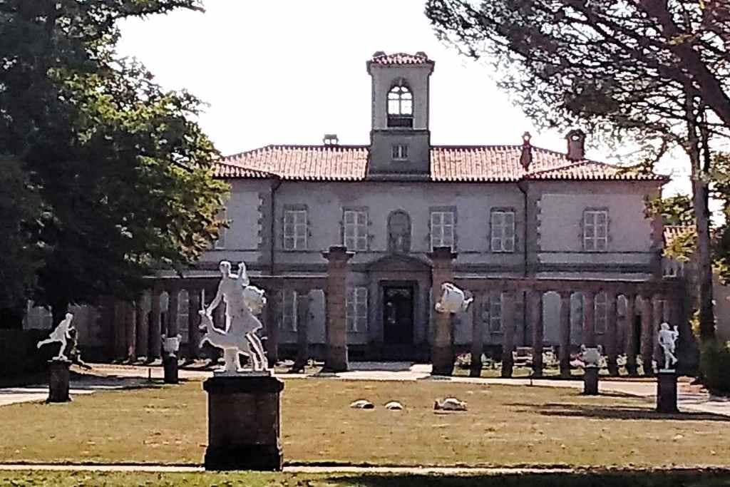 Parcs et Jardins avec son chien : villa du parc de la garenne Lemot