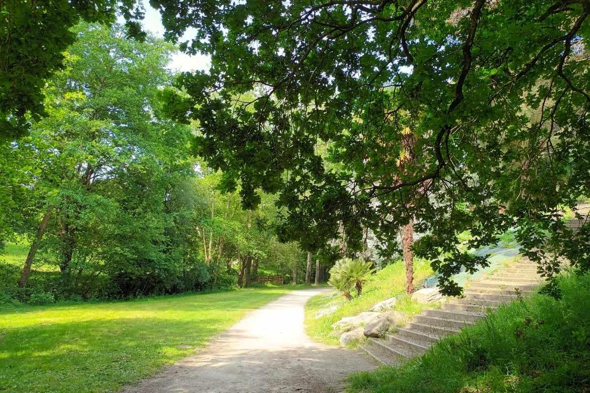 Parcs et Jardins avec son chien : 2 trajets de balade s'offre à nous, sentier ou escalier aux jardins d'océanis à Saint-Nazaire