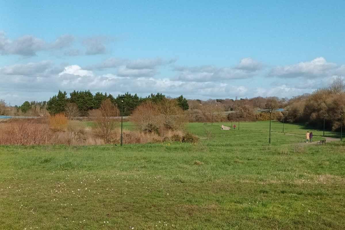 Parcs et Jardins avec son chien : sentier de radonnée après le jardin botanique de la ria à Pornic