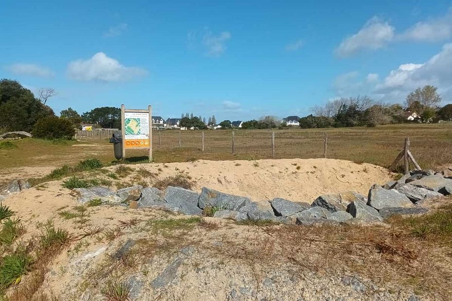 Balades & Randonnées avec son chien : entrée de la dune grise à pornichet lors d'une balade chien