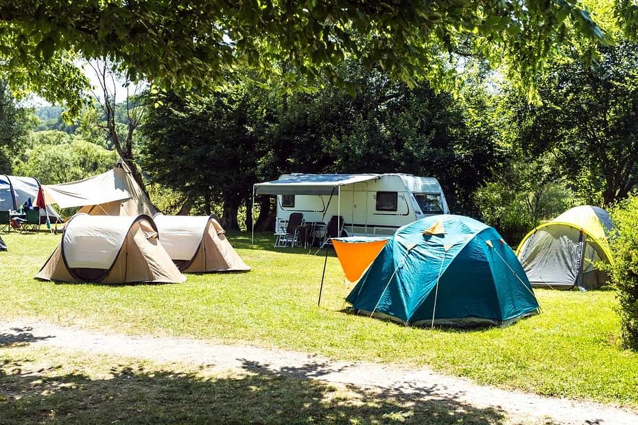 Camping avec son chien en Loire-Atlantique : Emplacements et mobil-homes dans camping municipal Le Cléin au pouliguen – chiens acceptés